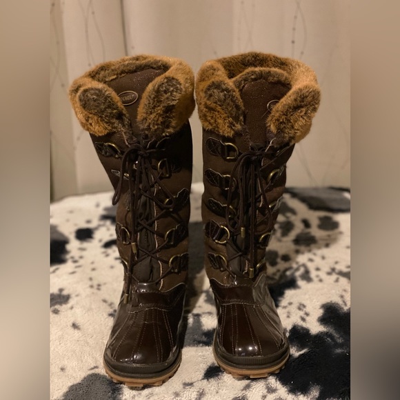 Khombu Brown Waterproof Boots - Picture 1 of 9